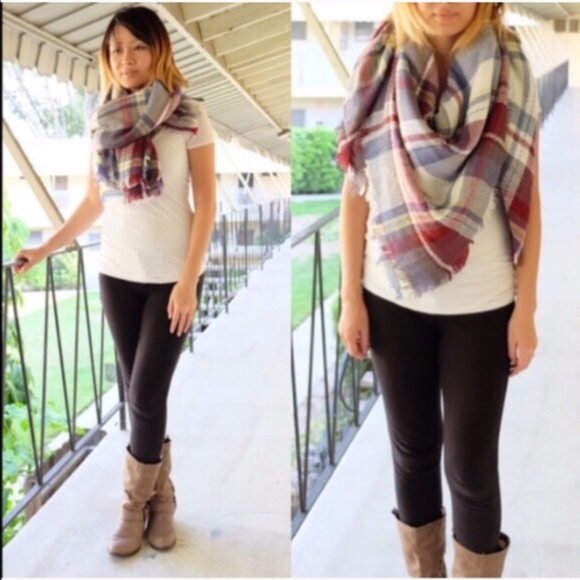 CELINE hello fall scarf - BLUE MIX - Picture 2 of 5